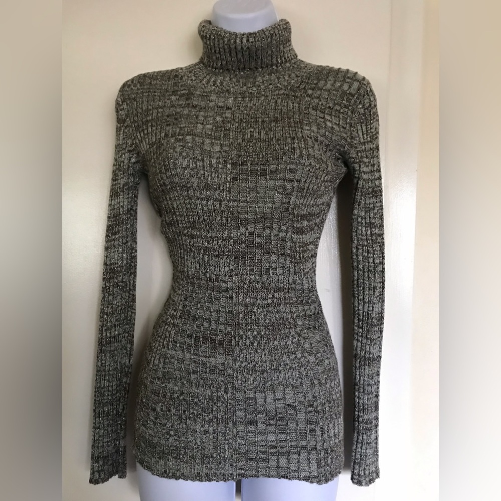 Vintage Loca ❤️Loca,sizeM turtleneck, woman’s long sleeves sweater salt & pepper